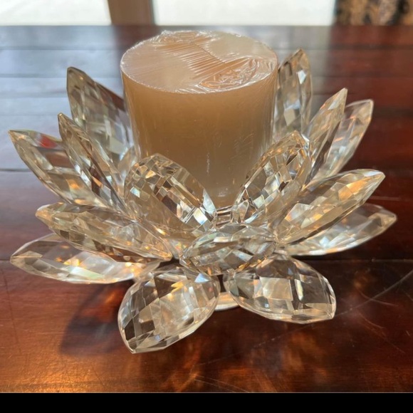 Shannon Crystal Lotus Candleholders - Picture 4 of 8